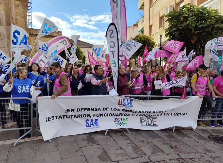 USAE critica el maltrato salarial de la Junta a los empleados pblicos 