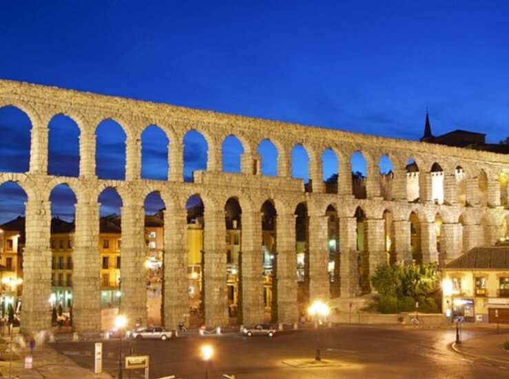 Conocer vila y Segovia en un tour privado es una gran experiencia viajera