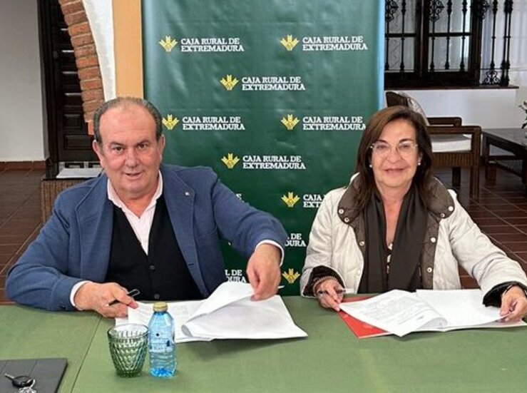Convenio de colaboracin entre Caja Rural y Dehesa de Extremadura para promocionar esta DO