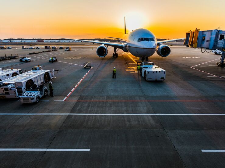 Todo sobre el Aeropuerto de MadridBarajas servicios tiendas y estacionamientos